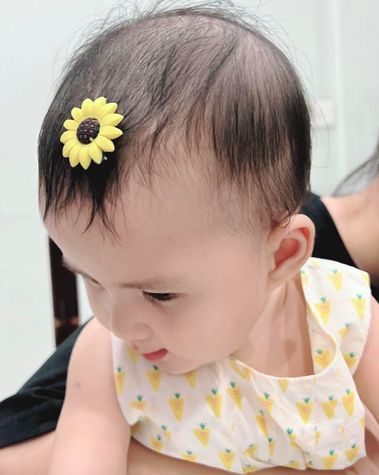 Hình ảnh mới của bé Sol được mẹ Thiên An chia sẻ lên mạng xã hội