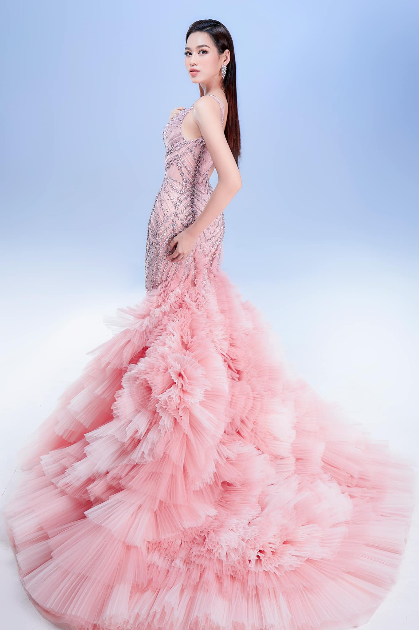 Đầm dạ hội Đỗ Thị Hà dự định mặc trong đêm chung kết Miss World 2021