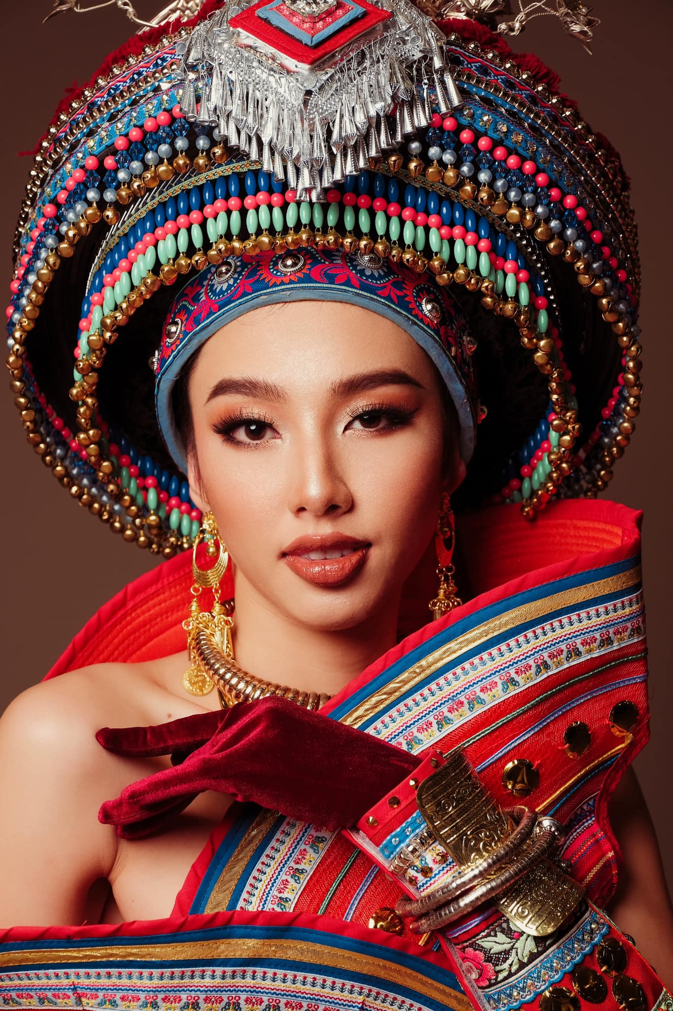 20 ngày sau đăng quang Miss Grand International 2021, Nguyễn Thúc Thùy Tiên lần đầu đi trao vương miện - ảnh 4