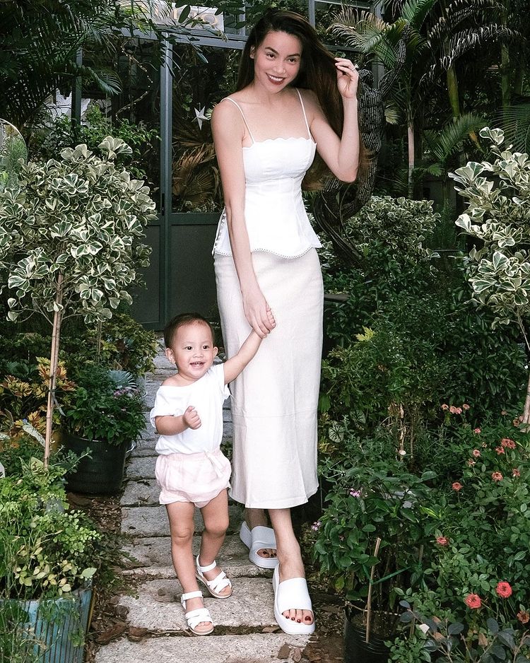 Ái nữ Lisa nhà Hồ Ngọc Hà và Kim Lý mới hơn 1 tuổi đã sở hữu đôi chân dài miên man - ảnh 5