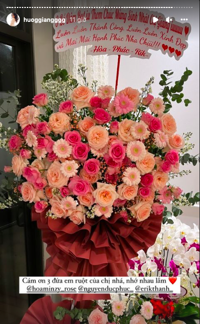 Món quà 'gia đình hoa dâm bụt' chúc mừng sinh nhật Hương Giang