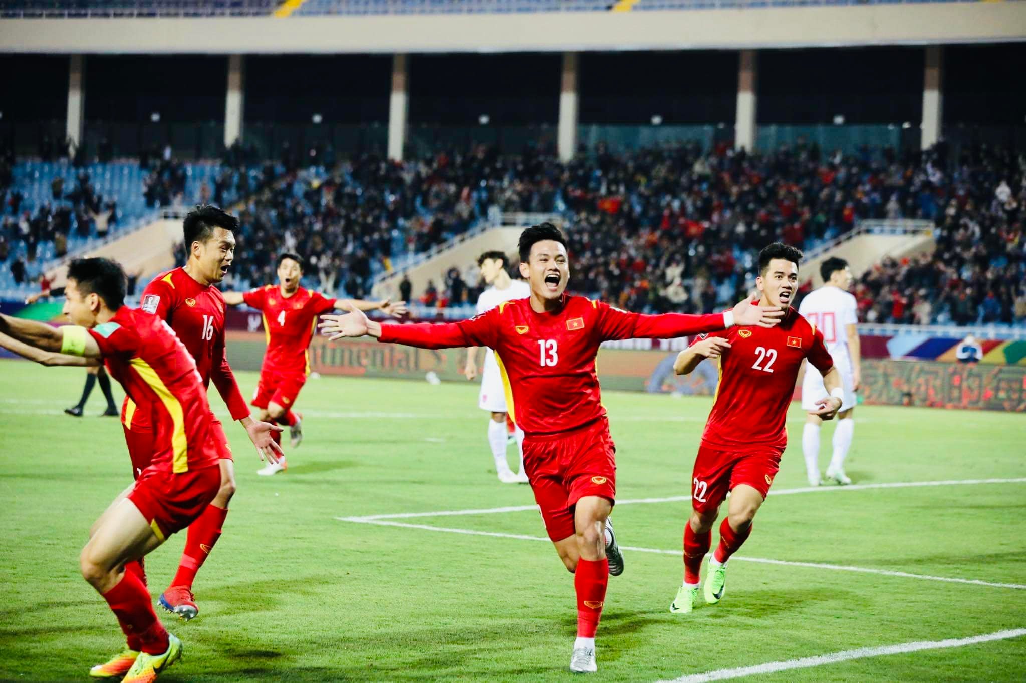 Mùng 1 Tết ngọt ngào của CĐV bóng đá Việt, đội tuyển có chiến thắng lịch sử trước Trung Quốc tại vòng loại World Cup 2022