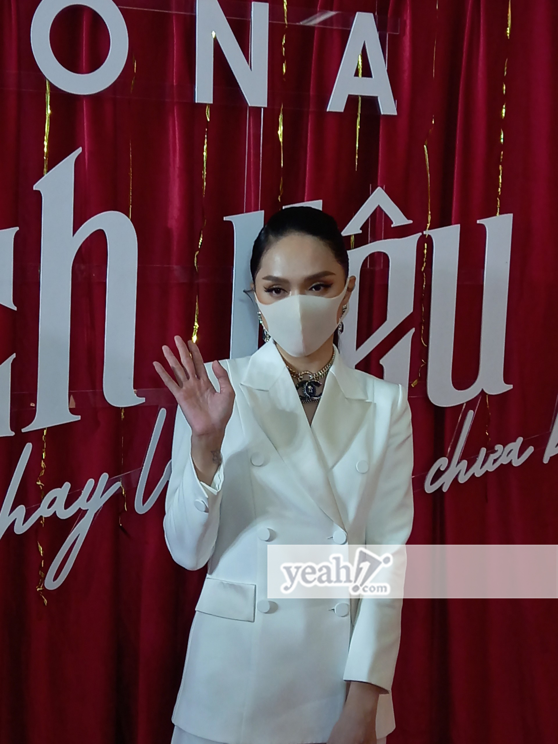 Hương Giang quyết không tháo khẩu trang, Đỗ Thị Hà cá tính trước ngày lên đường thi chung kết Miss World 2021 - ảnh 2