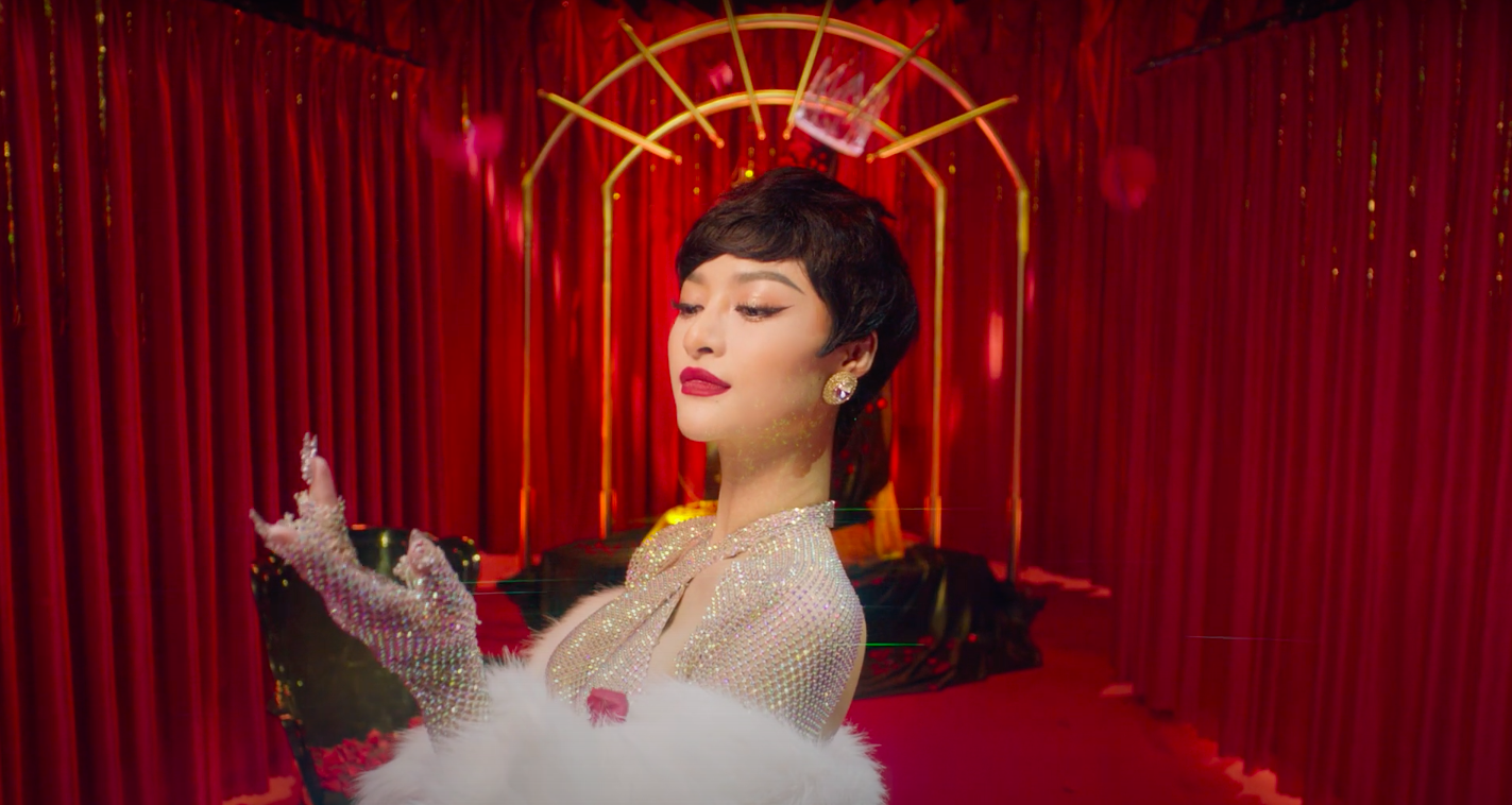 MV debut làm ca sĩ của Lona Kiều Loan: Nhan sắc đẹp, khoe body quyến rũ và...hết!