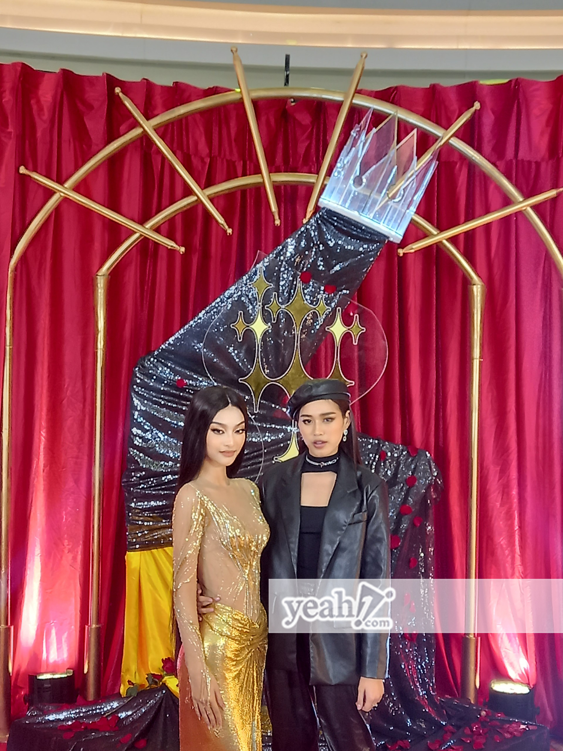 Hương Giang quyết không tháo khẩu trang, Đỗ Thị Hà cá tính trước ngày lên đường thi chung kết Miss World 2021 - ảnh 6