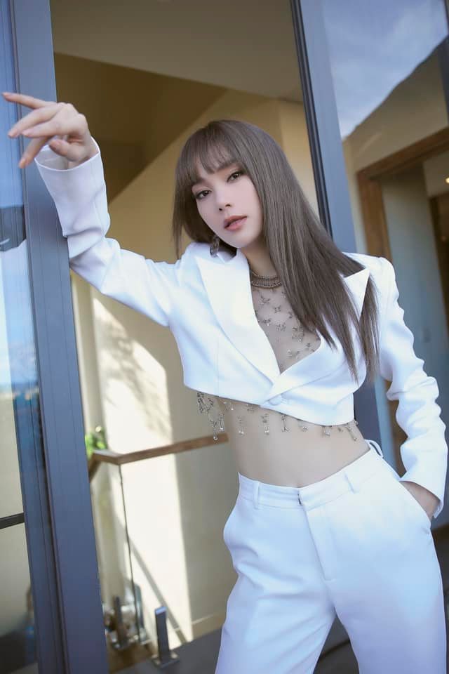 HOT: Ca sĩ Minh Hằng nhận lời cầu hôn của bạn trai, tháng 6 cưới HOT: Ca sĩ Minh Hằng nhận lời cầu hôn của bạn trai, tháng 6 cưới - ảnh 3