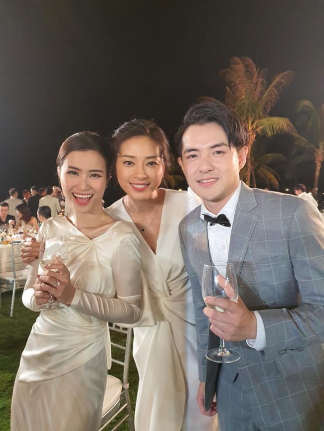 Hoa cưới của Đông Nhi và Ông Cao Thắng hiệu nghiệm với Ngô Thanh Vân Ngô Thanh Vân dự đám cưới của Đông Nhi và Ông Cao Thắng