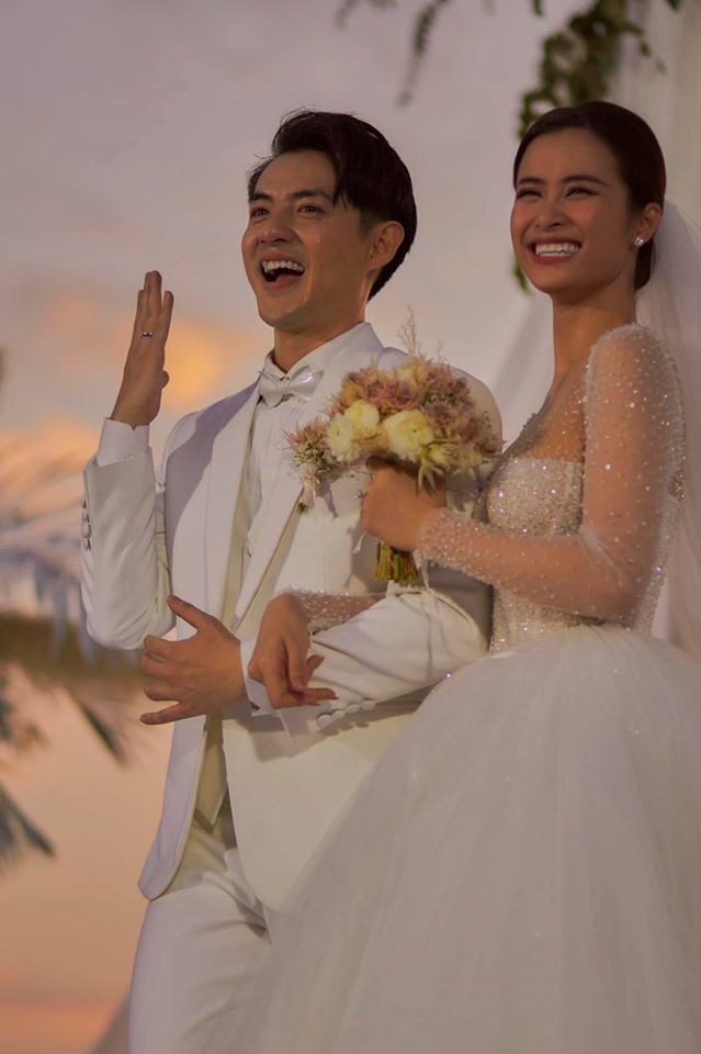 Hoa cưới của Đông Nhi và Ông Cao Thắng hiệu nghiệm với Ngô Thanh Vân Hoa cưới của Đông Nhi và Ông Cao Thắng 'hiệu nghiệm' với Ngô Thanh Vân - ảnh 2