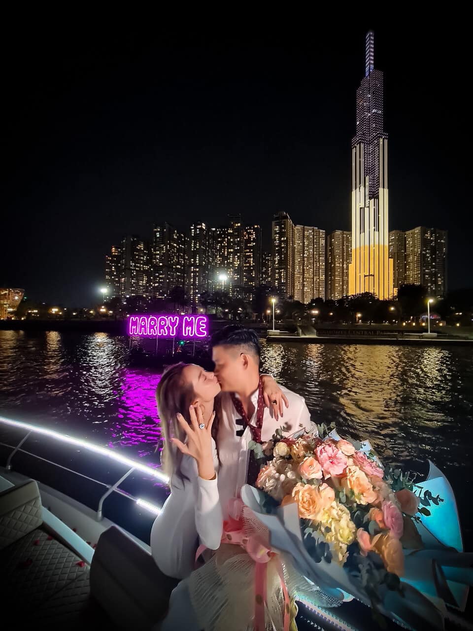 HOT: Ca sĩ Minh Hằng nhận lời cầu hôn của bạn trai, tháng 6 cưới Minh Hằng nhận lời cầu hôn, chuẩn bị lấy chồng