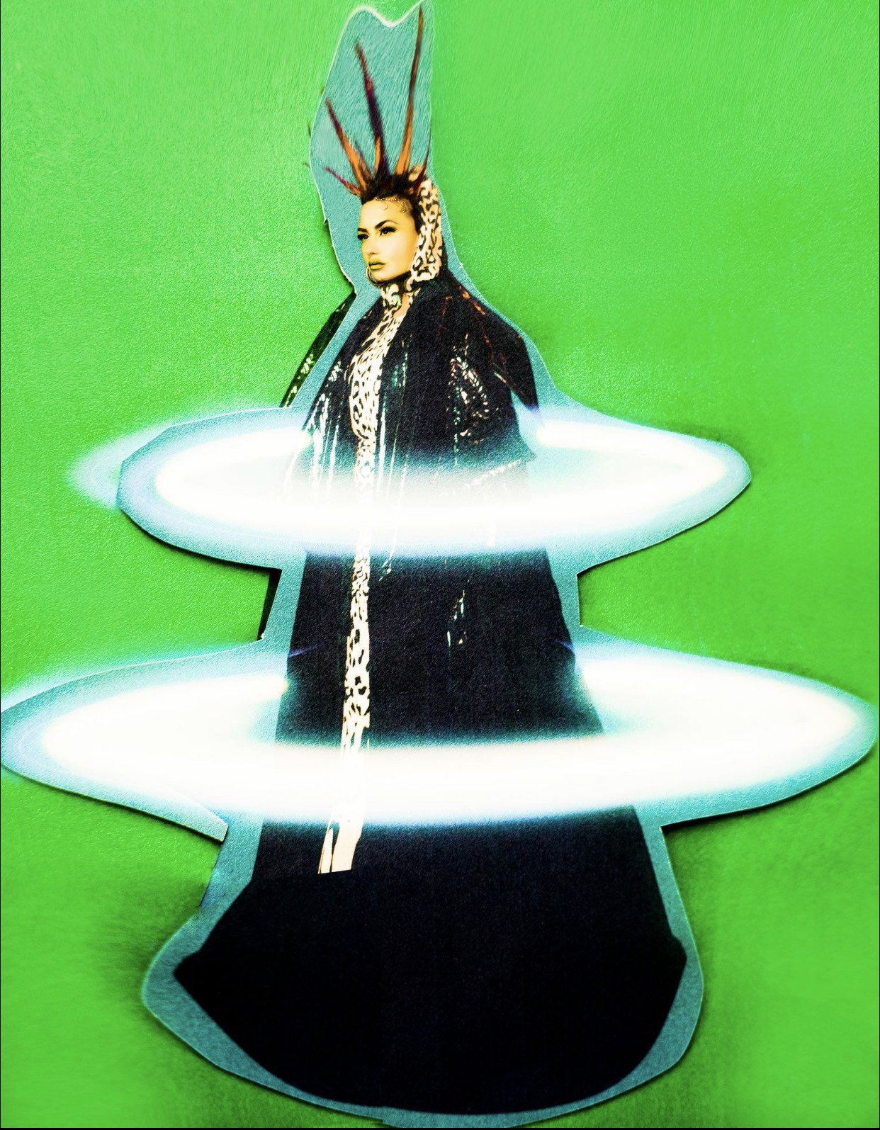 Demi Lovato cũng chọn chiếc áo choàng oversized trong BST Xuân Hè của nhà thiết kế Công Trí xuất hiện trong bộ ảnh của tạp chí Paper