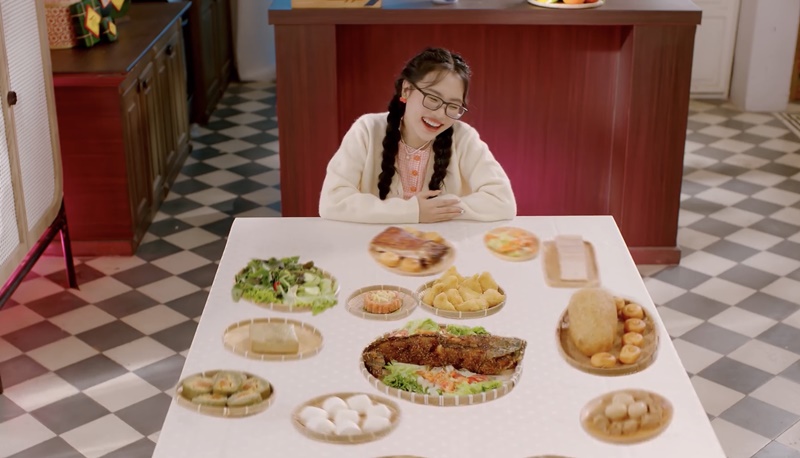 MV xoay quanh câu chuyện của cô bé với mong muốn giảm cân