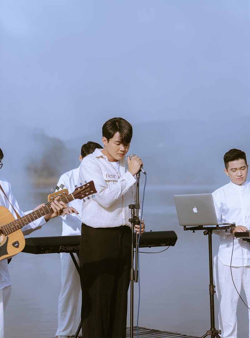 Hé lộ dàn ca sĩ “siêu hot” tại “Không gian cảm xúc”, Andiez Nam Trương nắm giữ vai trò đặc biệt Hé lộ dàn ca sĩ “siêu hot” tại “Không gian cảm xúc”, Andiez Nam Trương nắm giữ vai trò đặc biệt