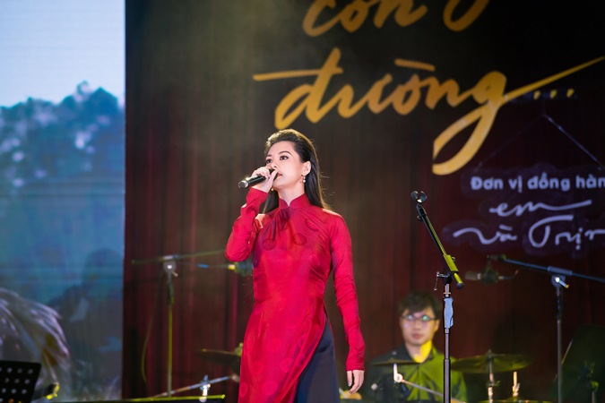 Bùi Lan Hương lần đầu hóa thân thành Khánh Ly trước khán giả trong đêm nhạc Trịnh Công Sơn