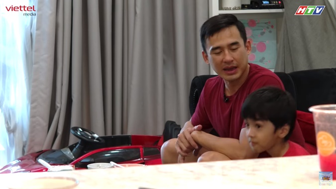 Mẹ vắng nhà ba là siêu nhân tập 4: Khắc Việt dạy con quá khéo, Lương Thế Thành để Bảo Bảo lục banh cái nhà