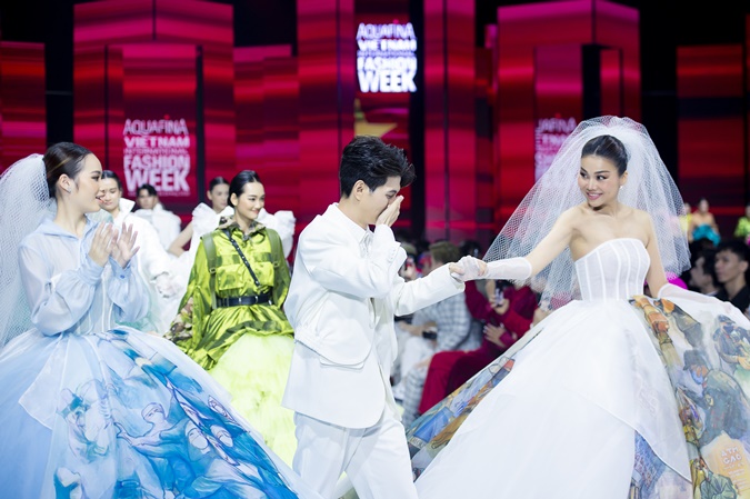 Show diễn NTK Nguyễn Minh Công: Thanh Hằng, Bảo Hà hóa cô dâu, Nam Em và Nhâm Phương Nam làm đám cưới