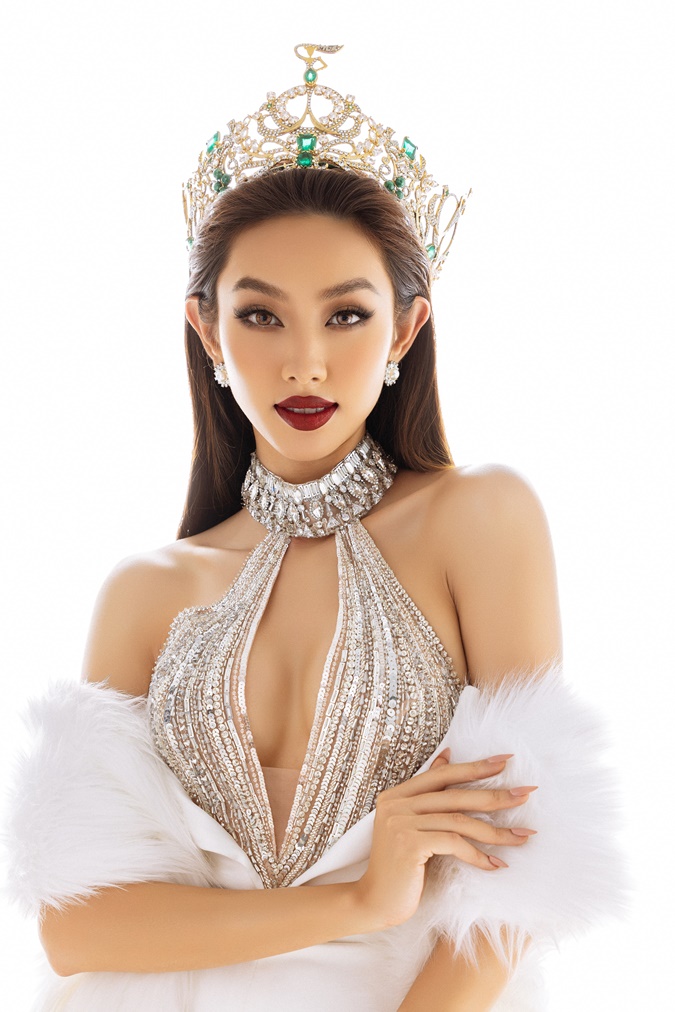 Thùy Tiên khoe bộ ảnh kỷ niệm 6 tháng đăng quang Miss Grand International 2021 - ảnh 2