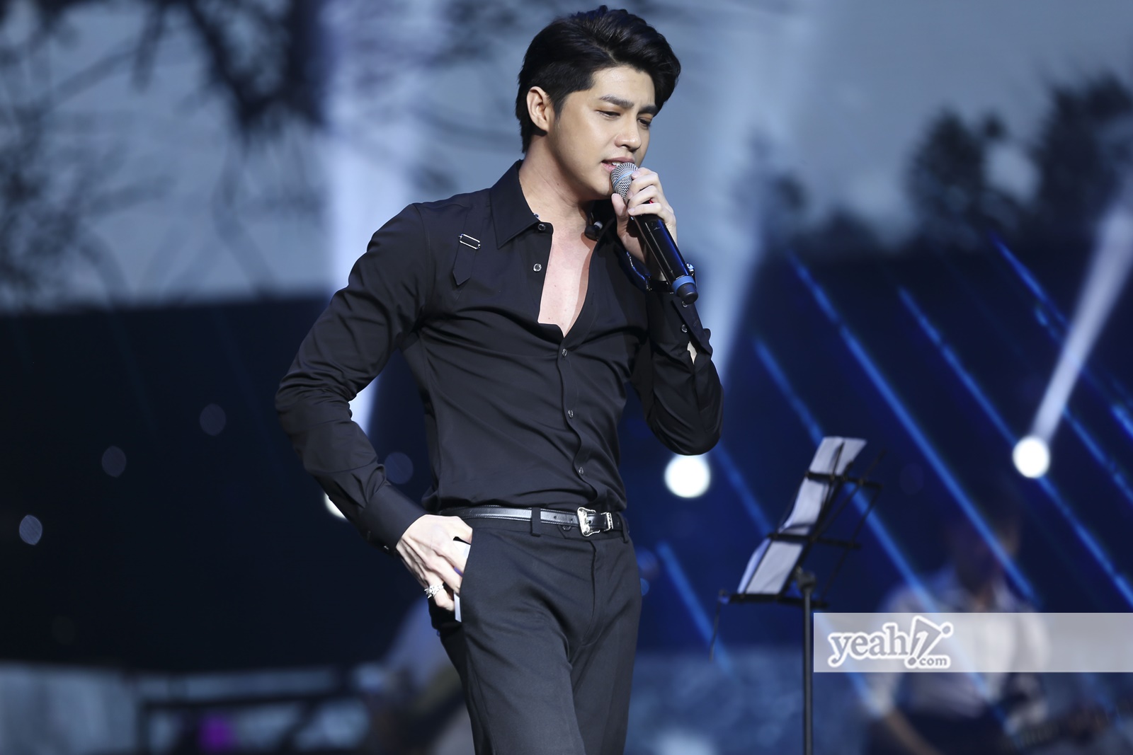 Noo Phước Thịnh hóa 'hoàng tử ballad', mang các bản 'hit' đỉnh nhất năm 2020 lên sân khấu V Heartbeat - ảnh 3
