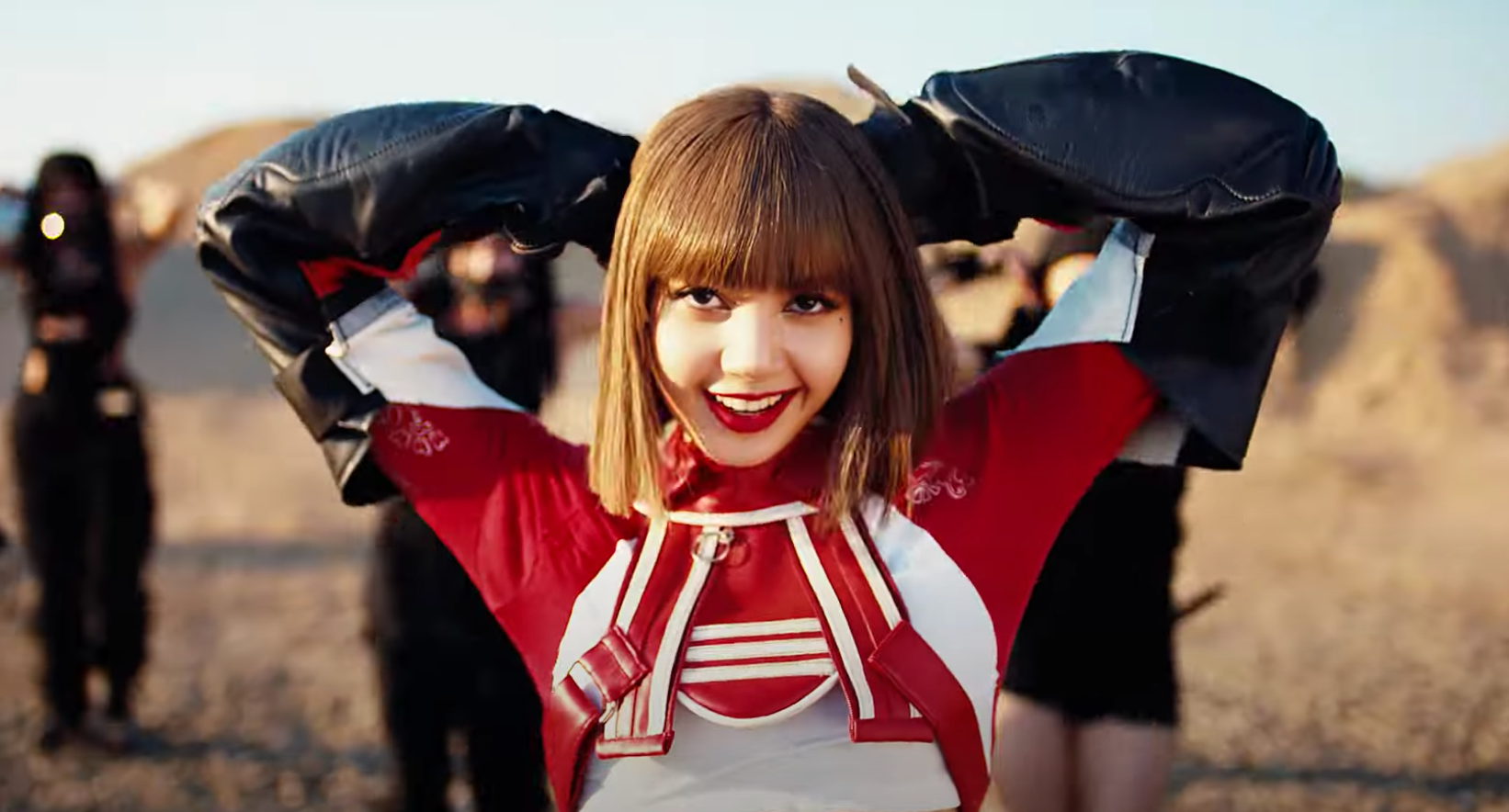 MV debut của Lisa:  Đổ xô kỷ lục Taylor Swift, nắm giữ top 1 MV có lượt xem cao nhất 24h