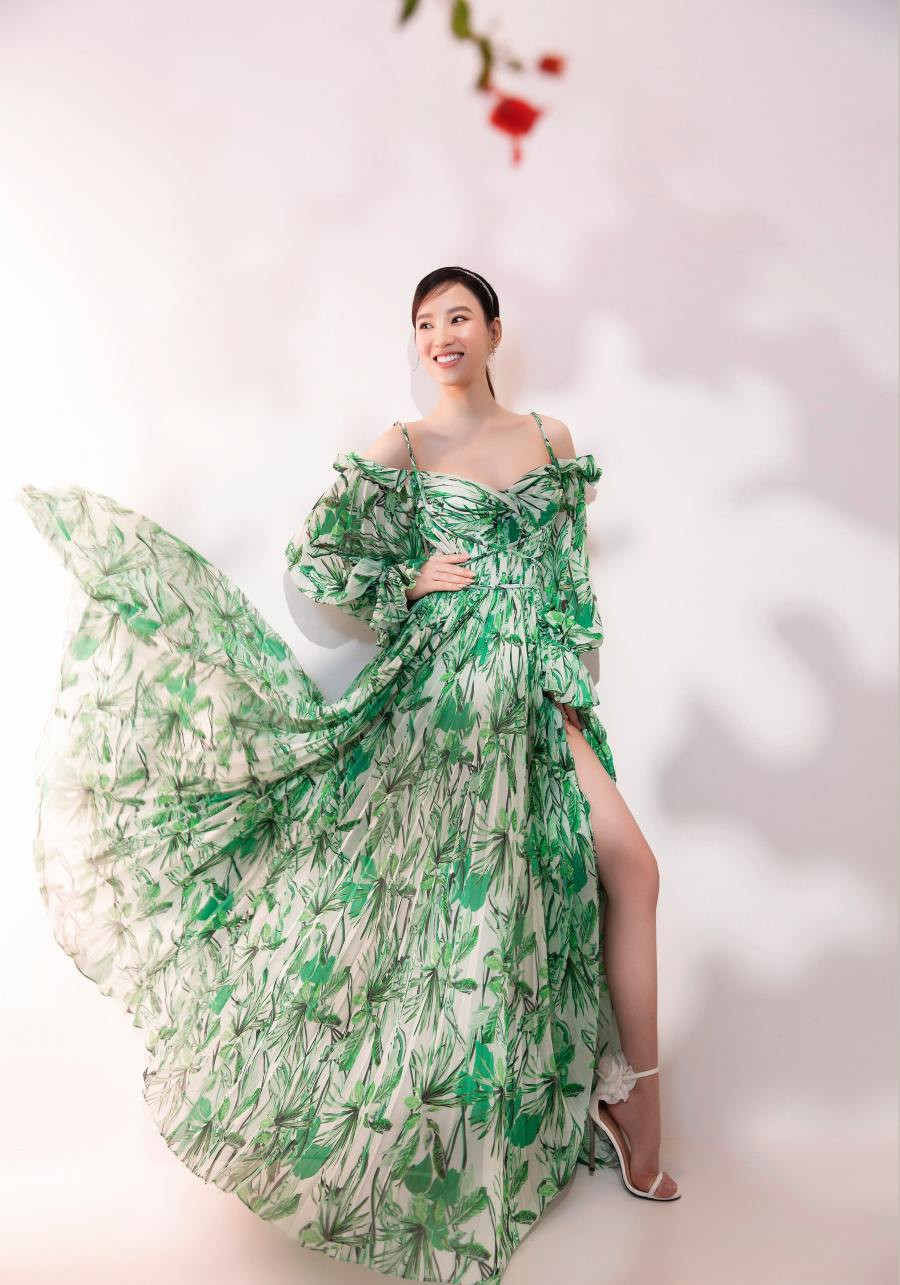 Đại diện Việt Nam tại Hoa hậu Liên lục địa diện váy hoa rực rỡ