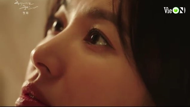 Mới tập 1, “Bây giờ, chúng ta đang chia tay” đã khiến khán giả bỏng mắt với cảnh giường chiếu của Song Hye Kyo và Jang Ki Yong - ảnh 1