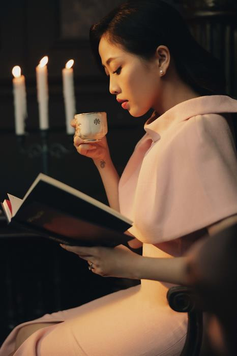Loạt ảnh mới của MC Hà Trinh gây “thương nhớ”, nhắn gửi những điều chiêm nghiệm sau mùa dịch