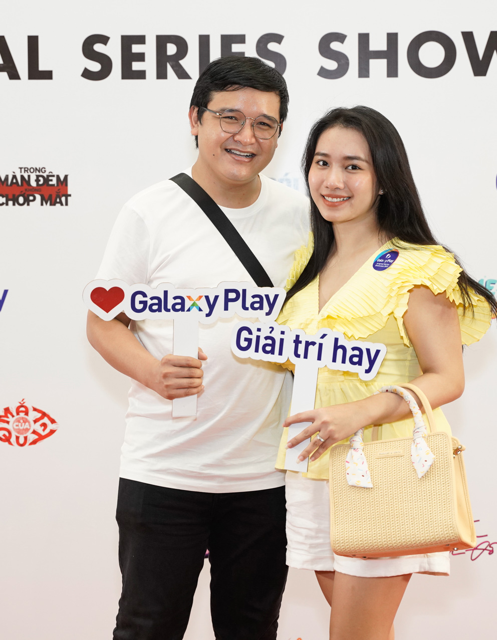  Đạo diễn Võ Thanh Hòa đồng hành cùng bà xã - diễn viên Mai Bảo Ngọc tại sự kiện 