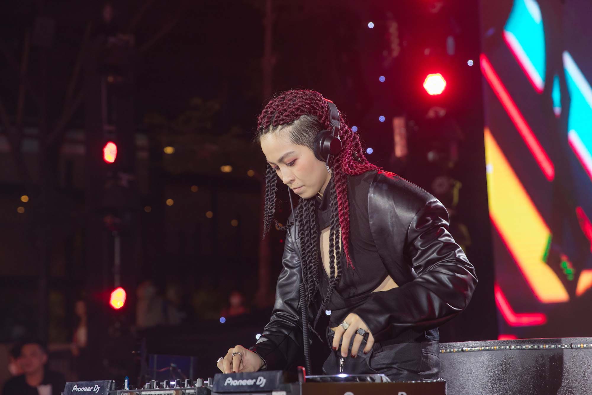 Gil Lê lần đầu thử sức làm DJ, hay ho đến đâu mà netizen thích thú thế?