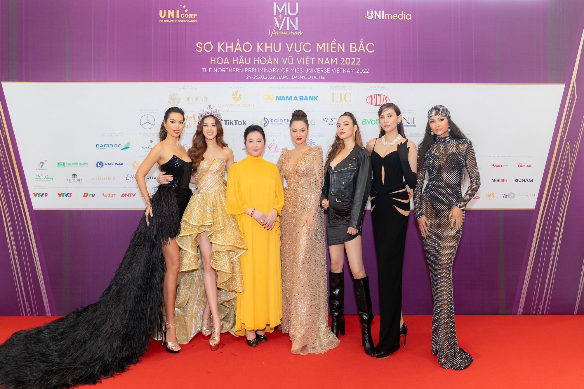 Hoa hậu H'Hen Niê hội ngộ cùng hội đồng BGK tại buổi sơ khảo phía Bắc Hoa hậu Hoàn vũ Việt Nam 2022