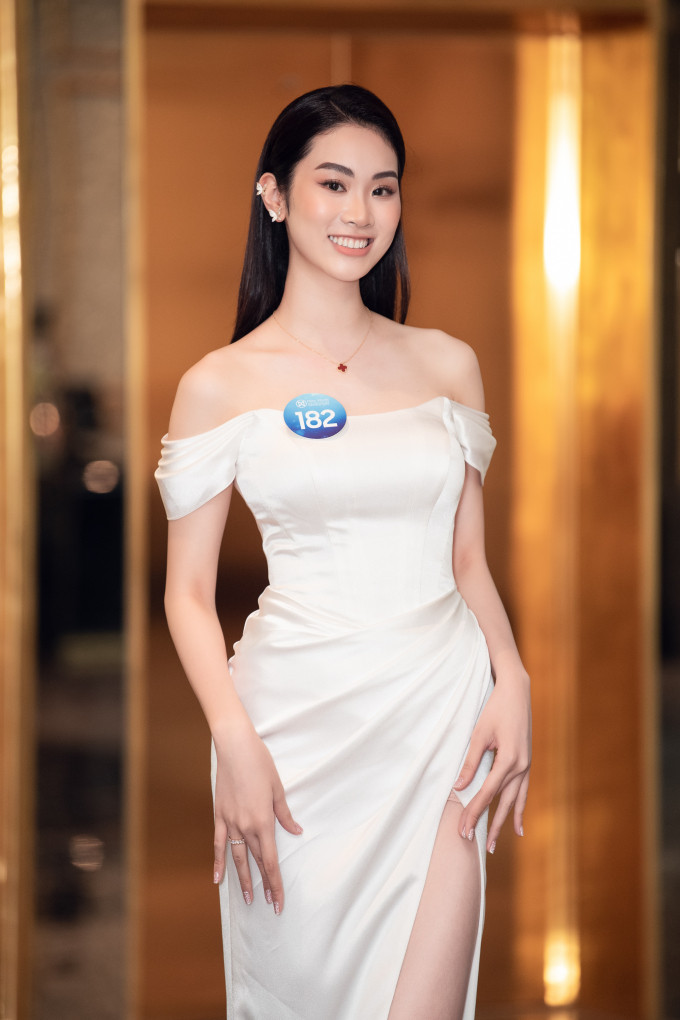 Nam Em tự nhận mình tuổi già sức yếu khi thi Miss World Vietnam