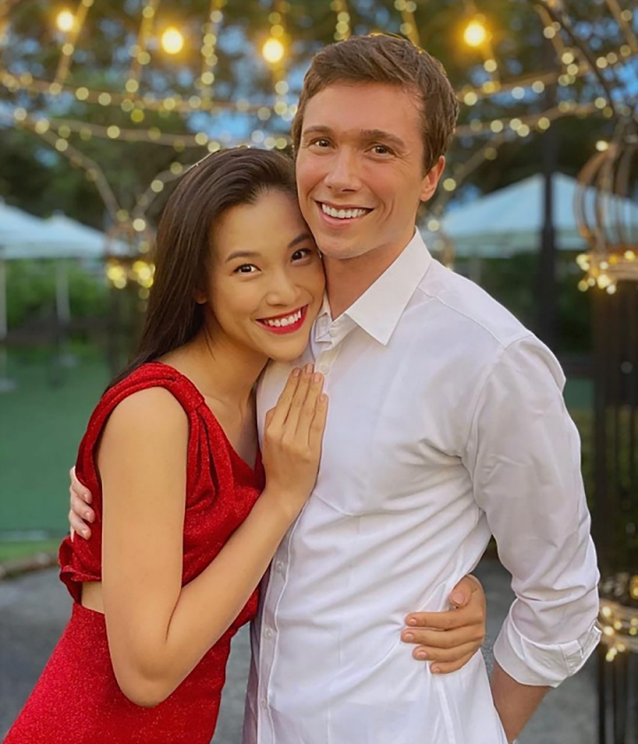 MC Hoàng Oanh tiết lộ vỡ mộng hôn nhân, chồng Tây xác nhận đã ly hôn bằng tiếng Việt