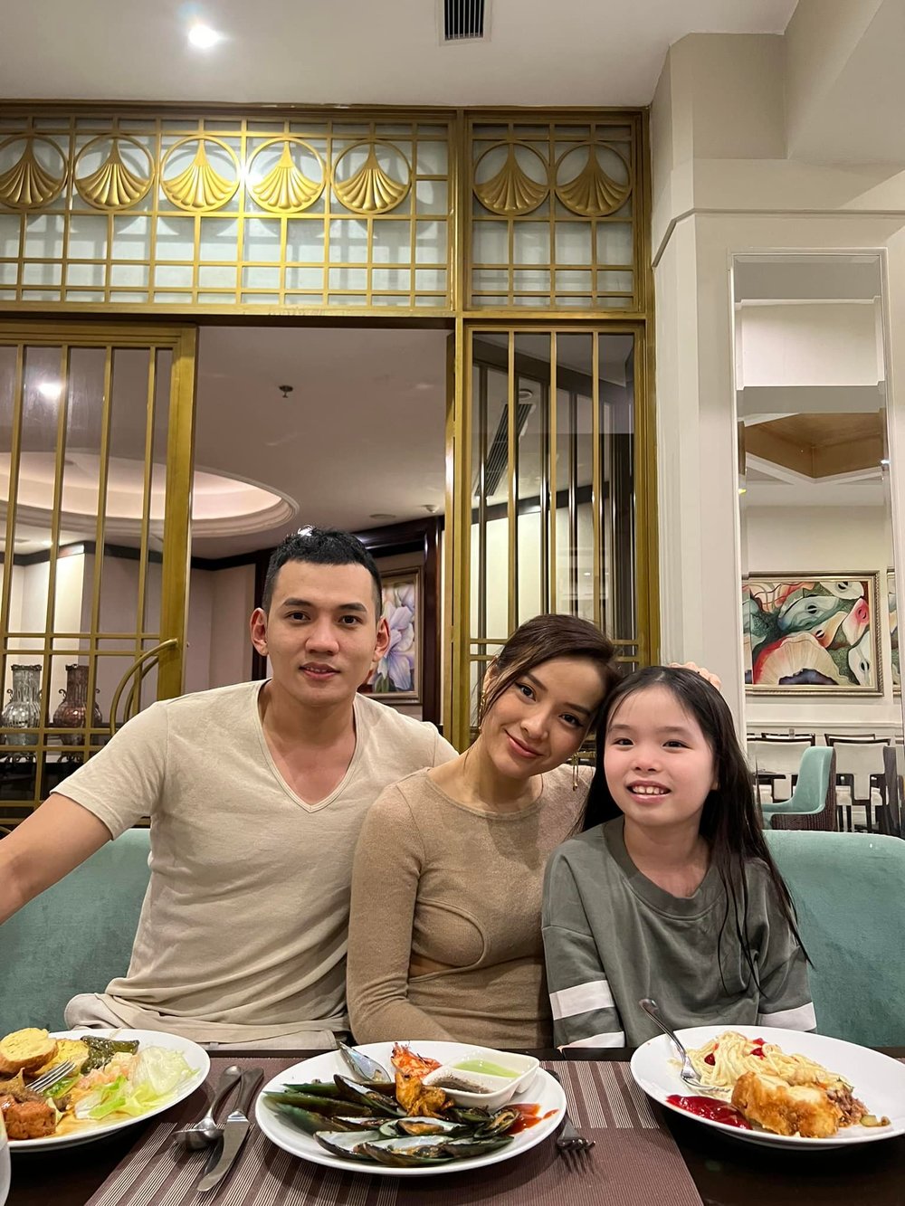 Bị chê chuyện nuôi hộ người ta, Lý Bình khôn ngoan không đáp trả chỉ làm một hành động không chút dư thừa Bị chê chuyện nuôi hộ người ta, Lý Bình khôn ngoan không đáp trả chỉ làm một hành động không chút dư thừa