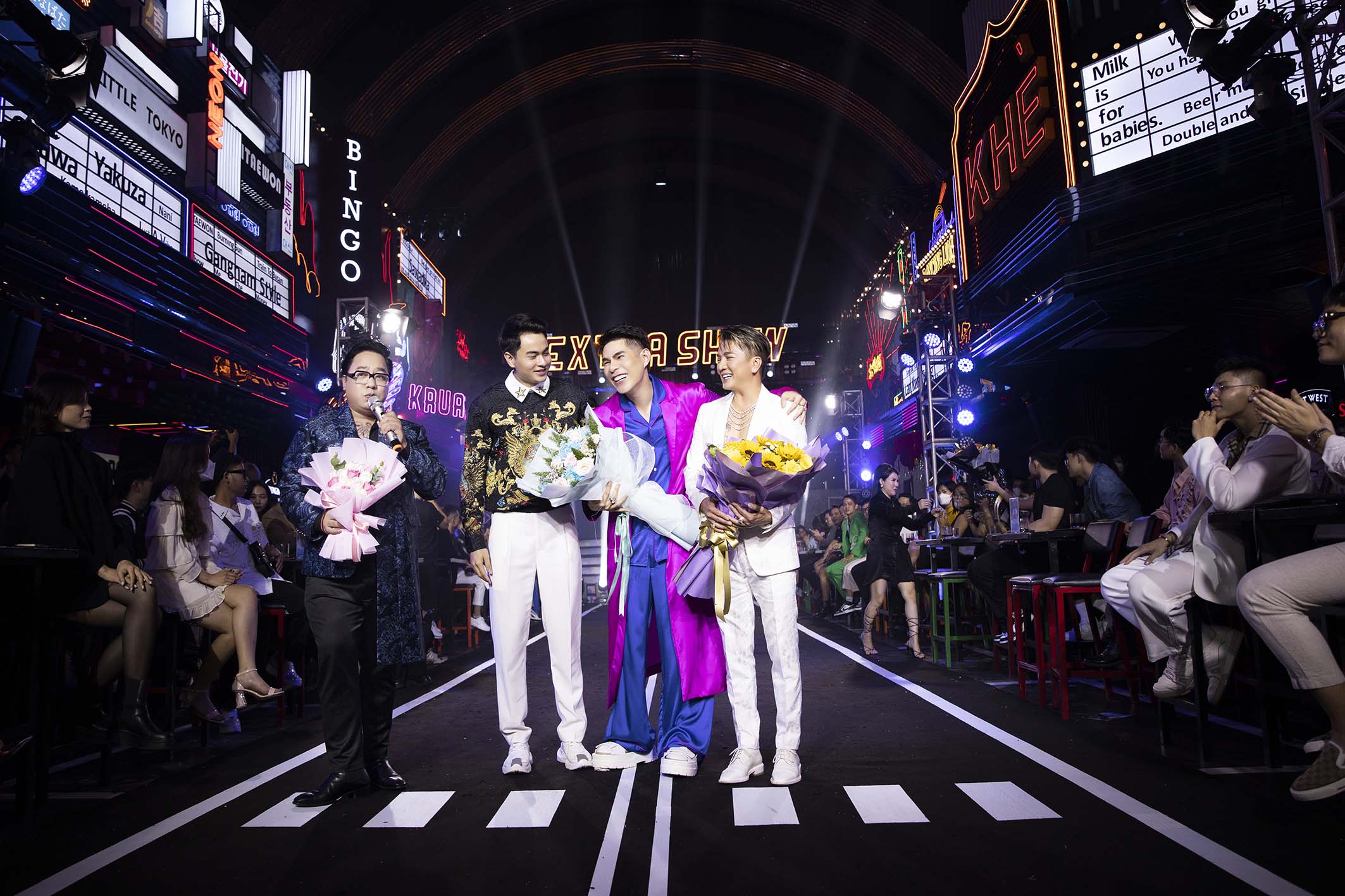 Hương Giang cùng học trò càn quét show thời trang, Lan Khuê sải bước cùng mỹ nam Hàn Quốc