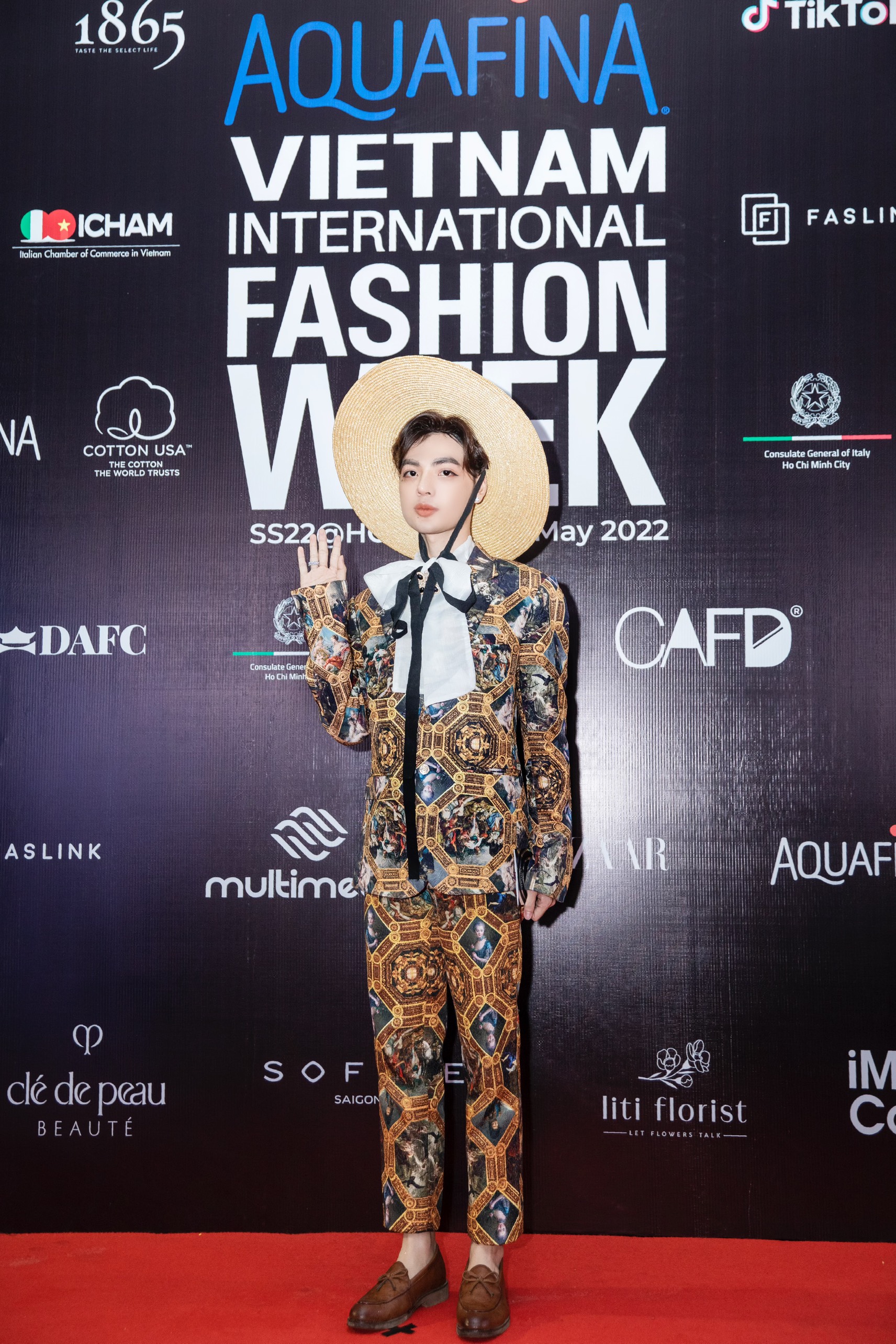 Stylist Kim Thành biến hoá đa dạng phong cách thời trang tại The Best Street Style
