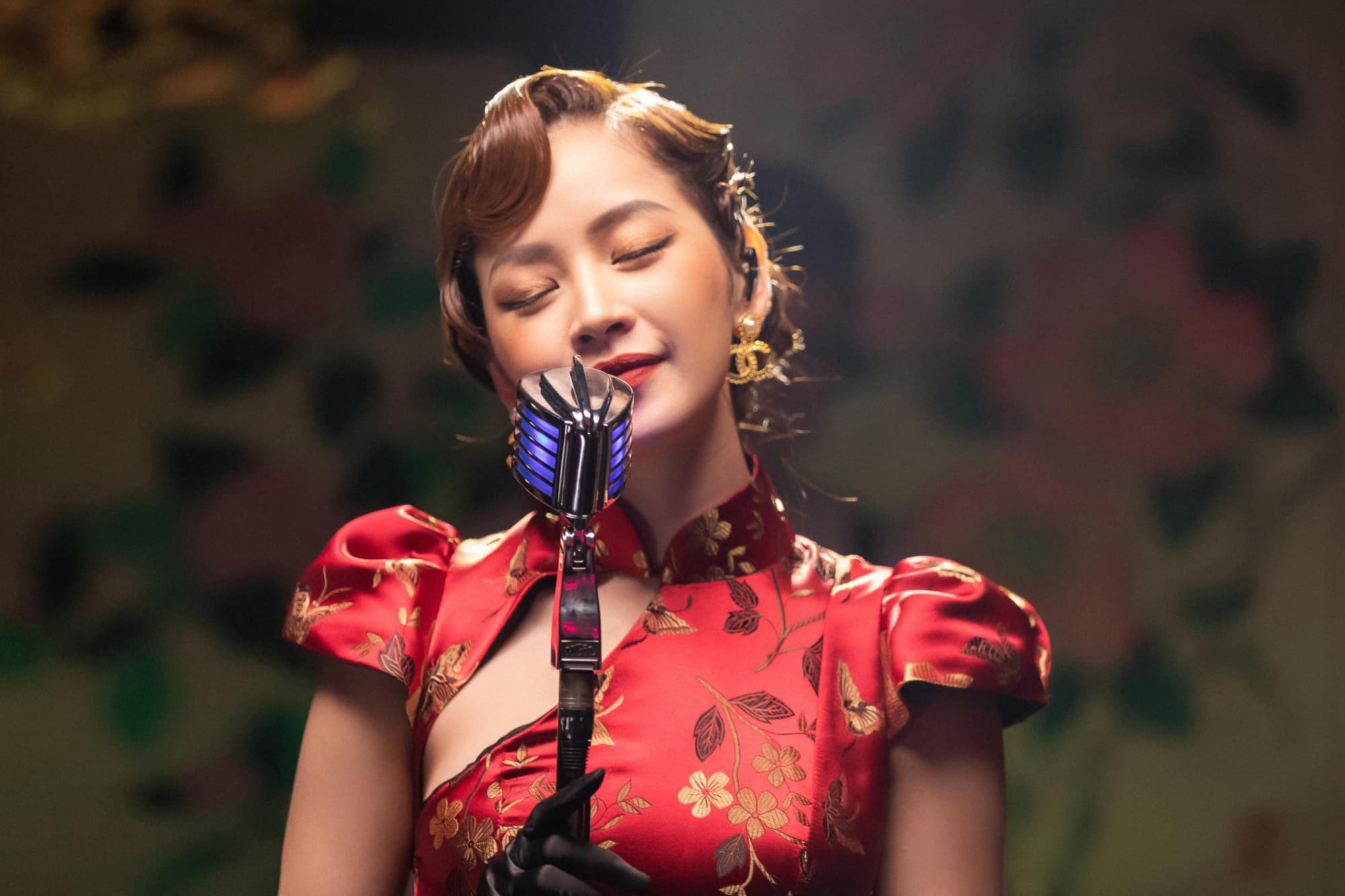 Vũ Cát Tường âm thầm thả tim clip hát live dở tệ của Chi Pu trên group anti-fan
