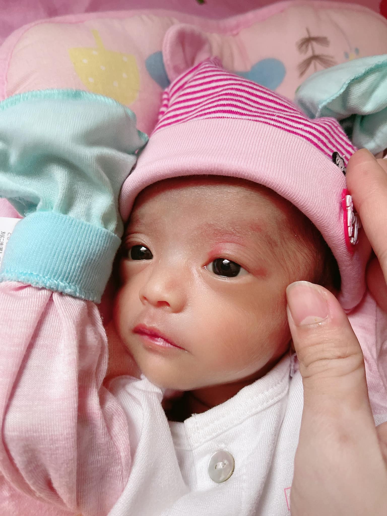 Con gái Mạc Văn Khoa từ sinh non 1,9kg đã thay đổi thế nào sau hơn 3 tháng chăm sóc?