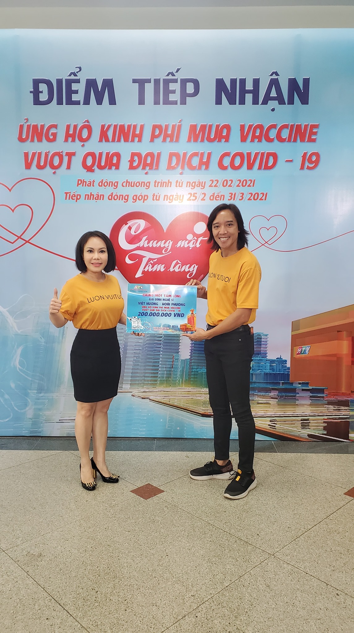NS Việt Hương ủng hộ 200 triệu mua vắc xin Covid-19 sau khi mua xe gần 3 tỷ tặng ông Đoàn Ngọc Hải