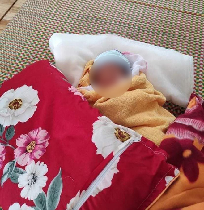 Em bé F1 mới 3 ngày tuổi trong khu cách ly tại tỉnh Bắc Giang