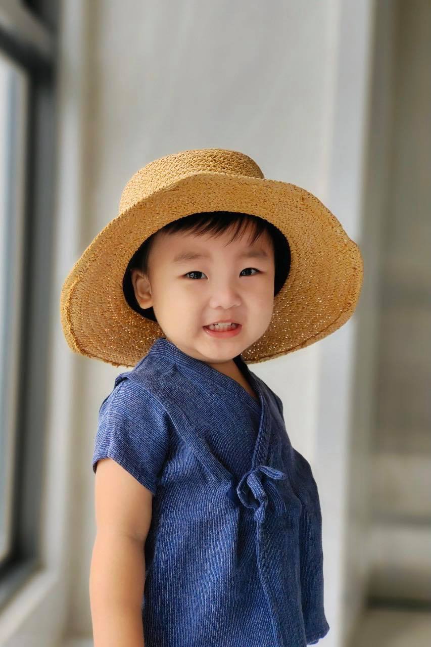 Quý tử nhà Hòa Minzy sắp tròn 2 tuổi, cực thông minh sáng dạ!