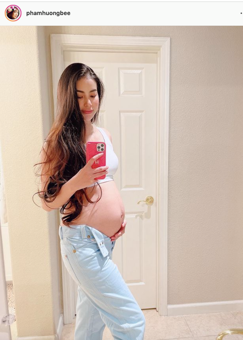 Phạm Hương mang thai con trai thứ 2 hồi 8 tháng.