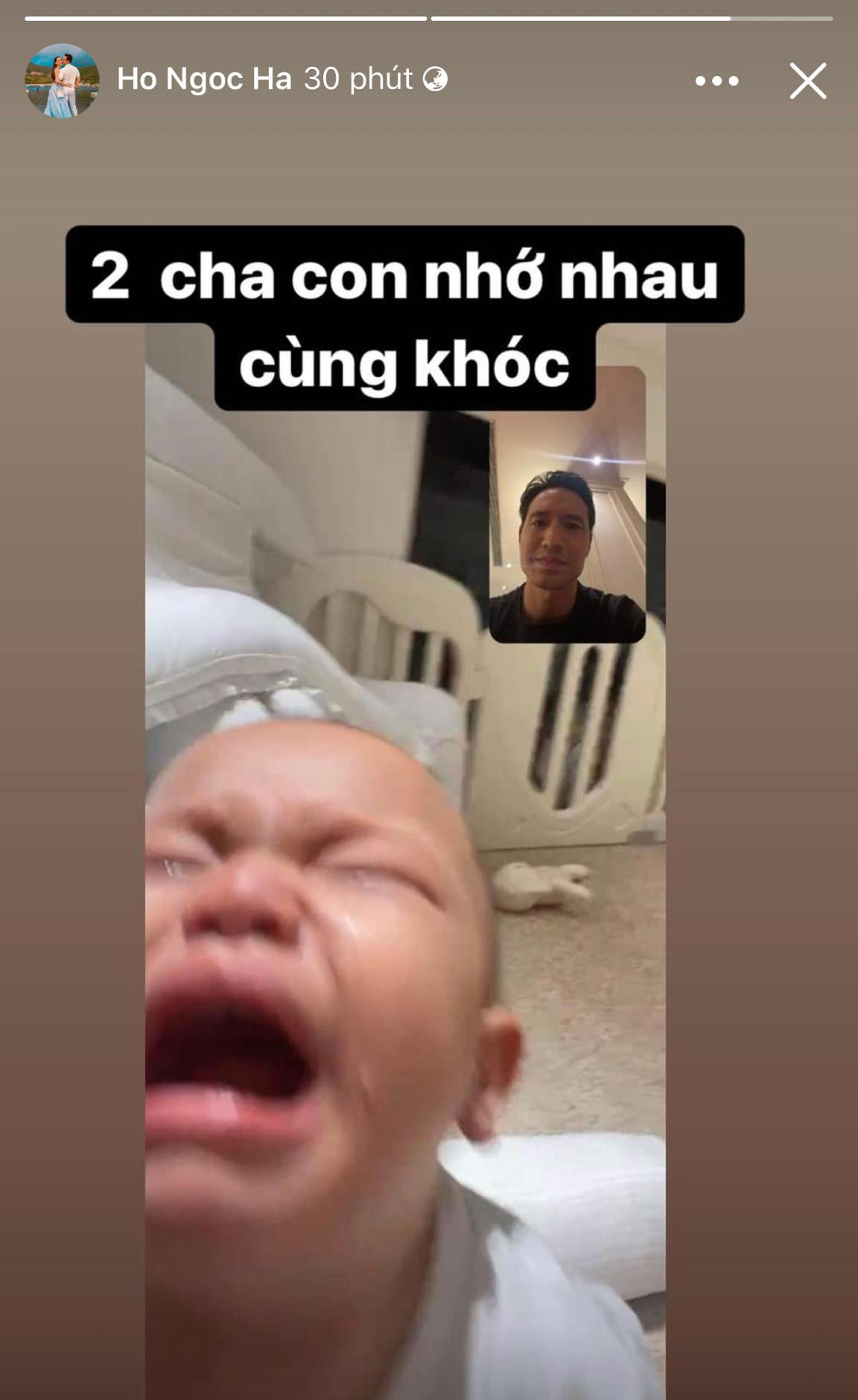 Nhóc tỳ Leon khóc ngất vì xa bố mẹ, Kim Lý đi làm cũng rưng rưng vì nhớ con Nhóc tỳ Leon call video với bố và khóc ngất khiến Kim Lý cũng rưng rưng
