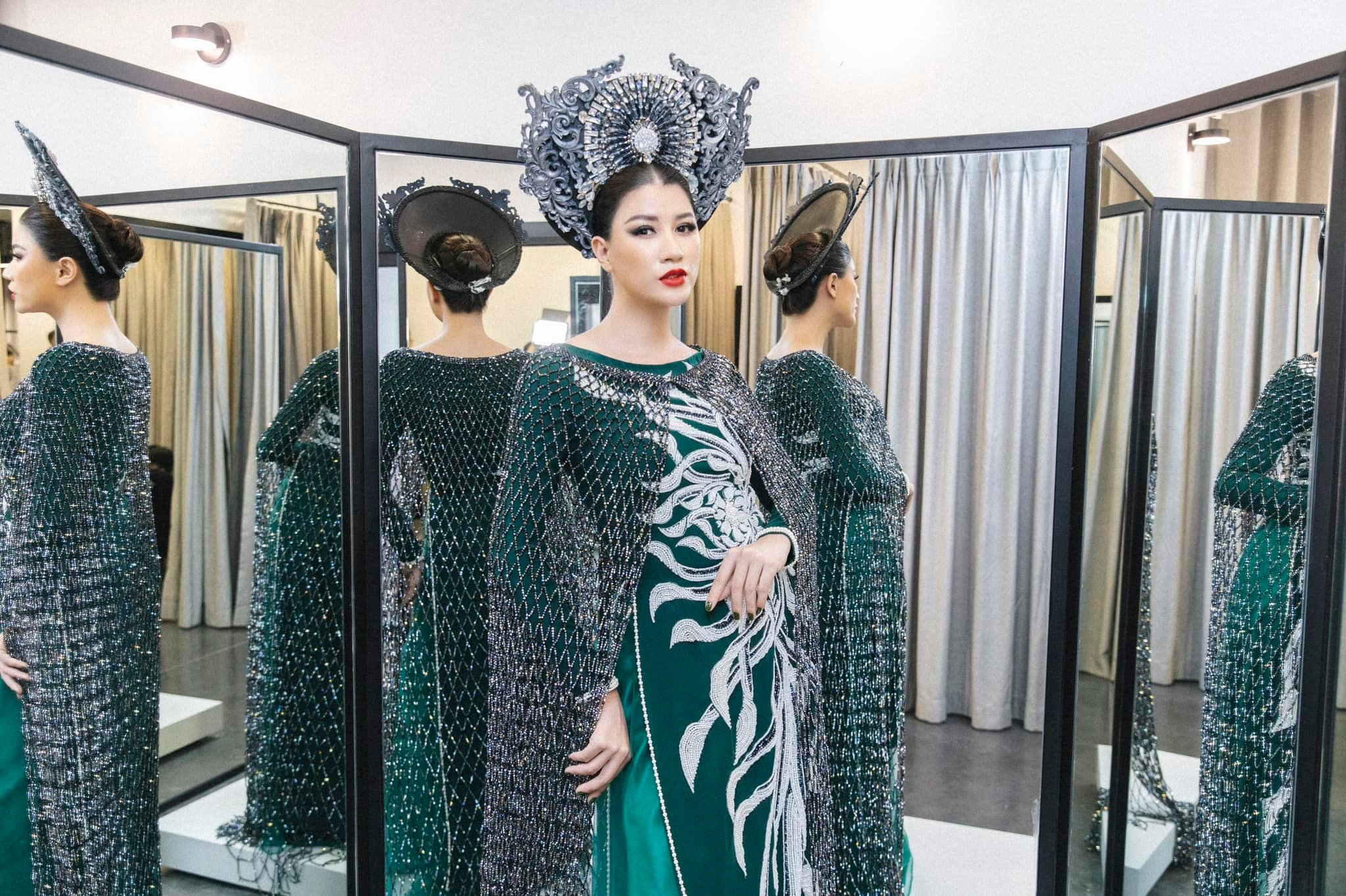 Trang Trần nói về màn catwalk 'mắc lưới': Tôi như chồi non hồi sinh sau dịch bệnh, nếu ngồi xuống gỡ lưới là gục ngã! - ảnh 4