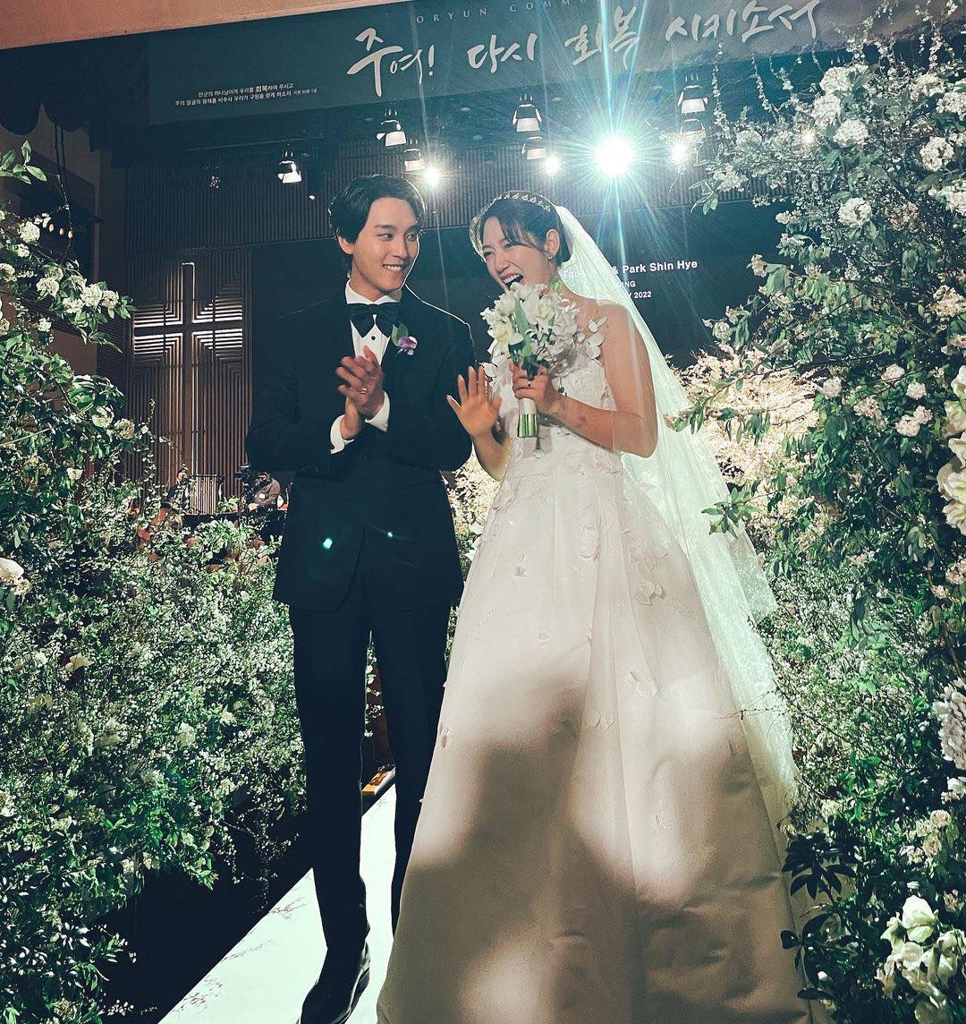Lee Min Ho dự đám cưới của 'người yêu cũ' Park Shin Hye, lời chúc khiến con dân cười ra nước mắt - ảnh 10