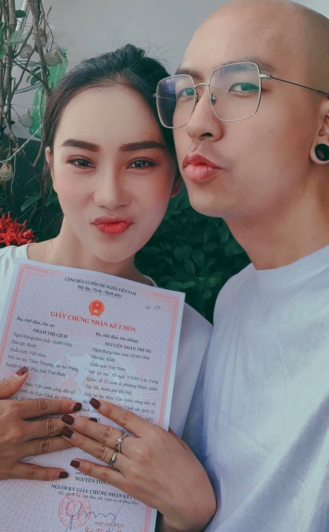 Sao nữ Vbiz bất ngờ thông báo mang thai con đầu lòng Sao nữ Vbiz bất ngờ thông báo mang thai con đầu lòng