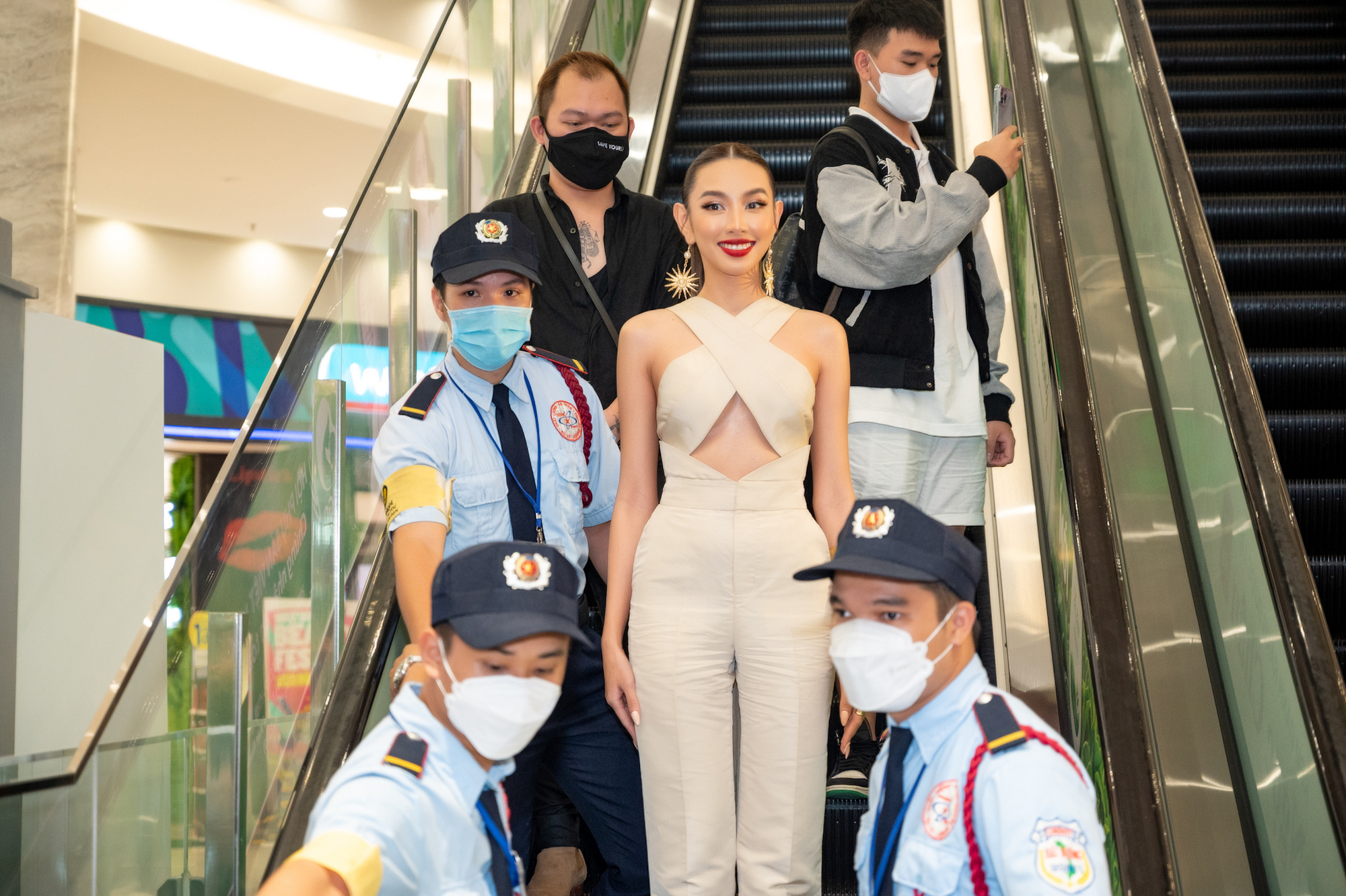Thuỳ Tiên: “Lúc tôi đăng quang rất nhiều người chê và thắc mắc có đẹp đẽ gì đâu sao đăng quang Hoa hậu Quốc tế” Thuỳ Tiên: “Lúc tôi đăng quang rất nhiều người chê và thắc mắc có đẹp đẽ gì đâu sao đăng quang Hoa hậu Quốc tế”
