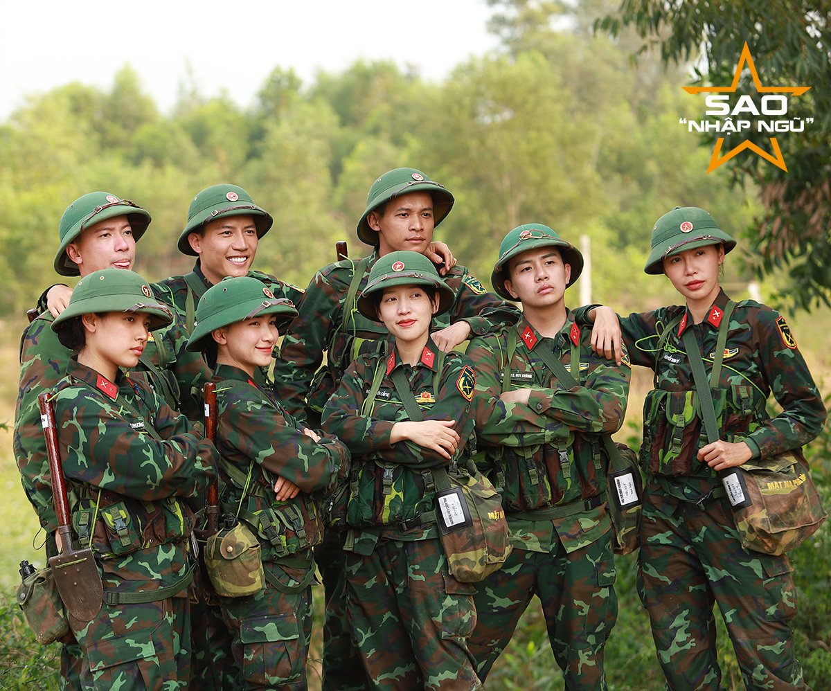 Đạo diễn Sao nhập ngũ 2022 tiết lộ dàn cast năm nay quy tụ những tên tuổi khủng nhất trong 10 mùa phát sóng Những hình ảnh trong quân ngũ của 8 nghệ sĩ tham gia.