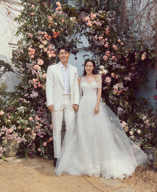 HOT: Ảnh cưới của Hyun Bin và Son Ye Jin lộ diện, cặp đôi đẹp tựa cổ tích