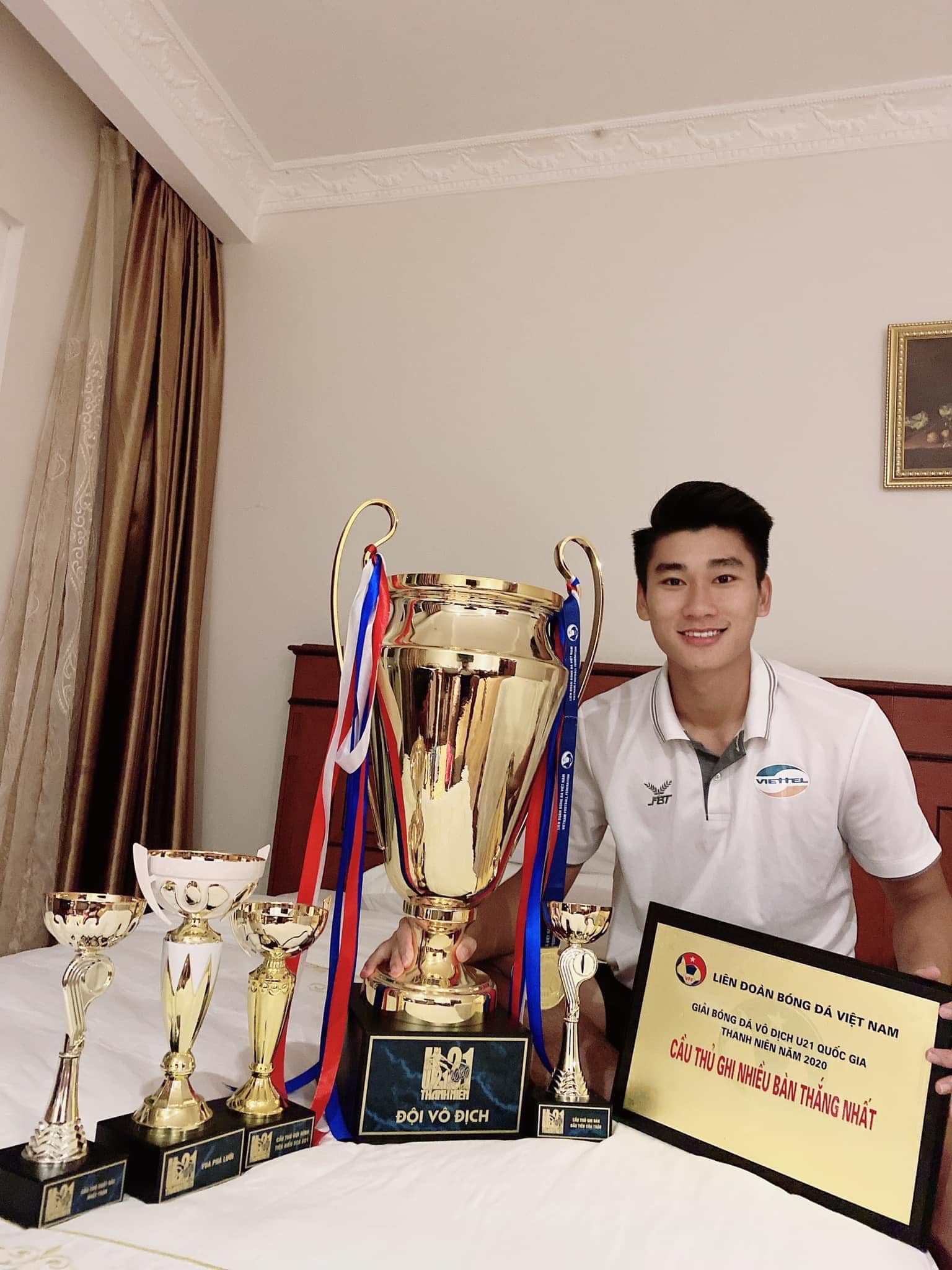 Tất tần tật về Nhâm Mạnh Dũng, cầu thủ ghi bàn thắng quý hơn vàng cho đội tuyển U23 Việt Nam tại Sea Game 31 - ảnh 6