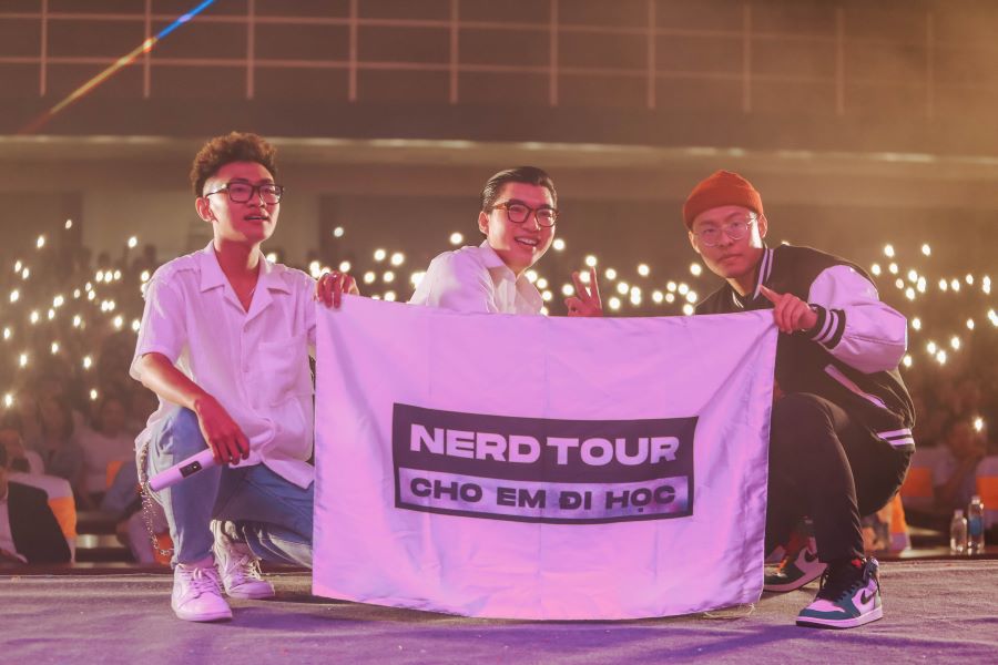 Kết thúc NERD TOUR thu hút hàng chục nghìn khán giả, GERDNANG khởi động dự án quỹ “Cho Em Đi Học” tại miền Trung - ảnh 1
