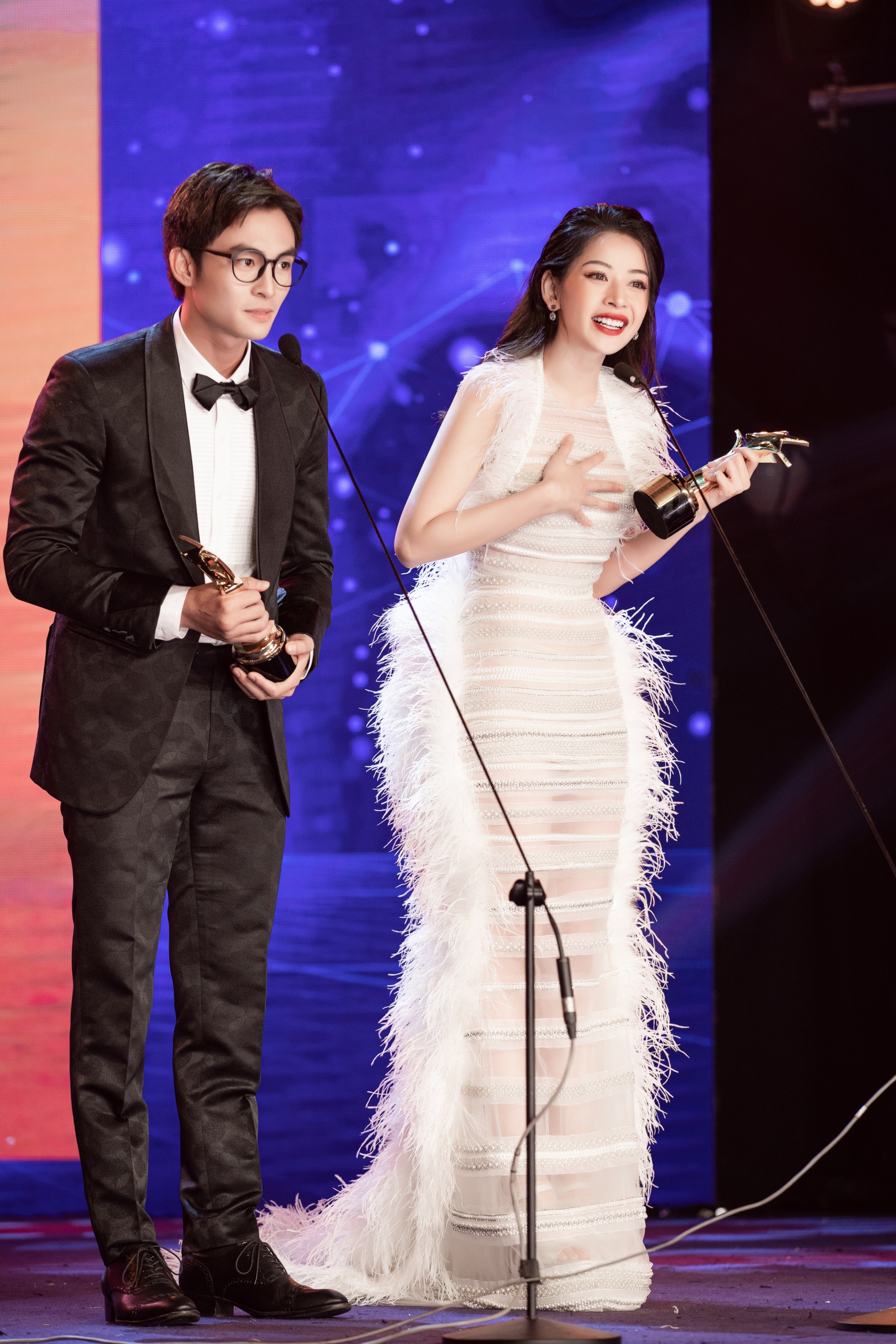 Vượt qua loạt đối thủ nặng ký, Chi Pu xuất sắc nhận giải thưởng Nữ diễn viên được yêu thích nhất - ảnh 4