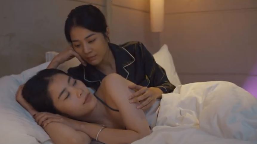 Nam Em bị lộ cảnh “giường chiếu” đồng tính với bạn diễn Karen Nguyễn trong “Đặc nhiệm hốt sao” - ảnh 2